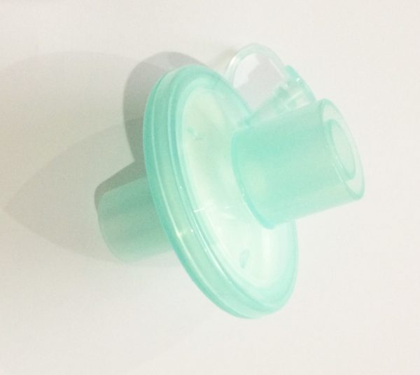 Filtro per circuito respiratorio, con presa di campionamento luer lock , tappo e linguetta di sicurezza integrata
