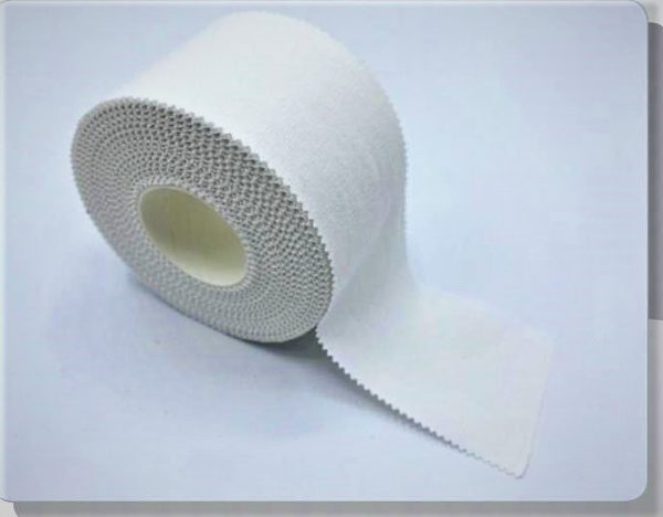 Torinomed - SPORT TAPE benda anelastica cm. 2,5 x 10 mt. - Conf. 48 pz. (€.1,60 cad.) Torinomed - SPORT TAPE benda anelastica cm. 2,5 x 10 mt. - Conf. 48 pz. (€.1,60 cad.)