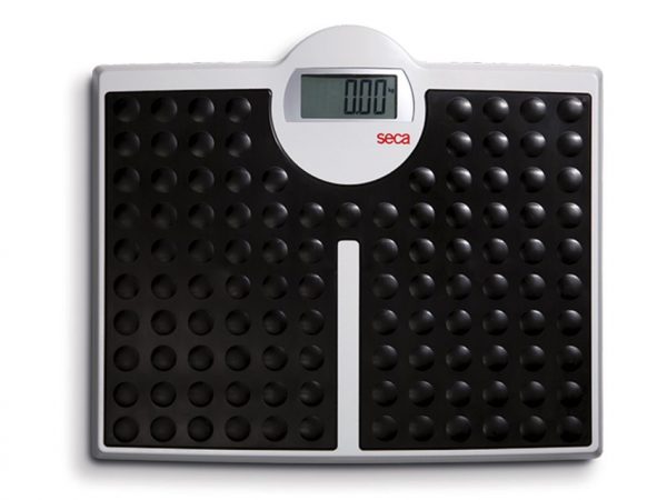 TORINOMED - BILANCIA DIGITALE PIATTA SECA 813 Bilancia elettronica con portata fino a 200 kg. La piattaforma molto ampia e la forma piatta facilitano la pesatura di pazienti sovrappeso; la salita risulta semplificata.