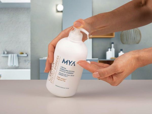 Crema mani dermoprotettiva con effetto barriera CREMA MANI DERMOPROTETTIVA - 500 ml