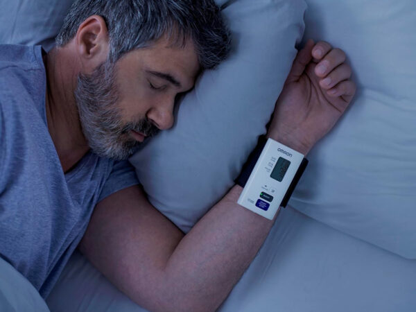 MISURATORE DI PRESSIONE DA POLSO AUTOMATICO OMRON NIGHTVIEW HEM-9601T-E3-SONNO MISURATORE DI PRESSIONE DA POLSO AUTOMATICO OMRON NIGHTVIEW HEM-9601T-E3